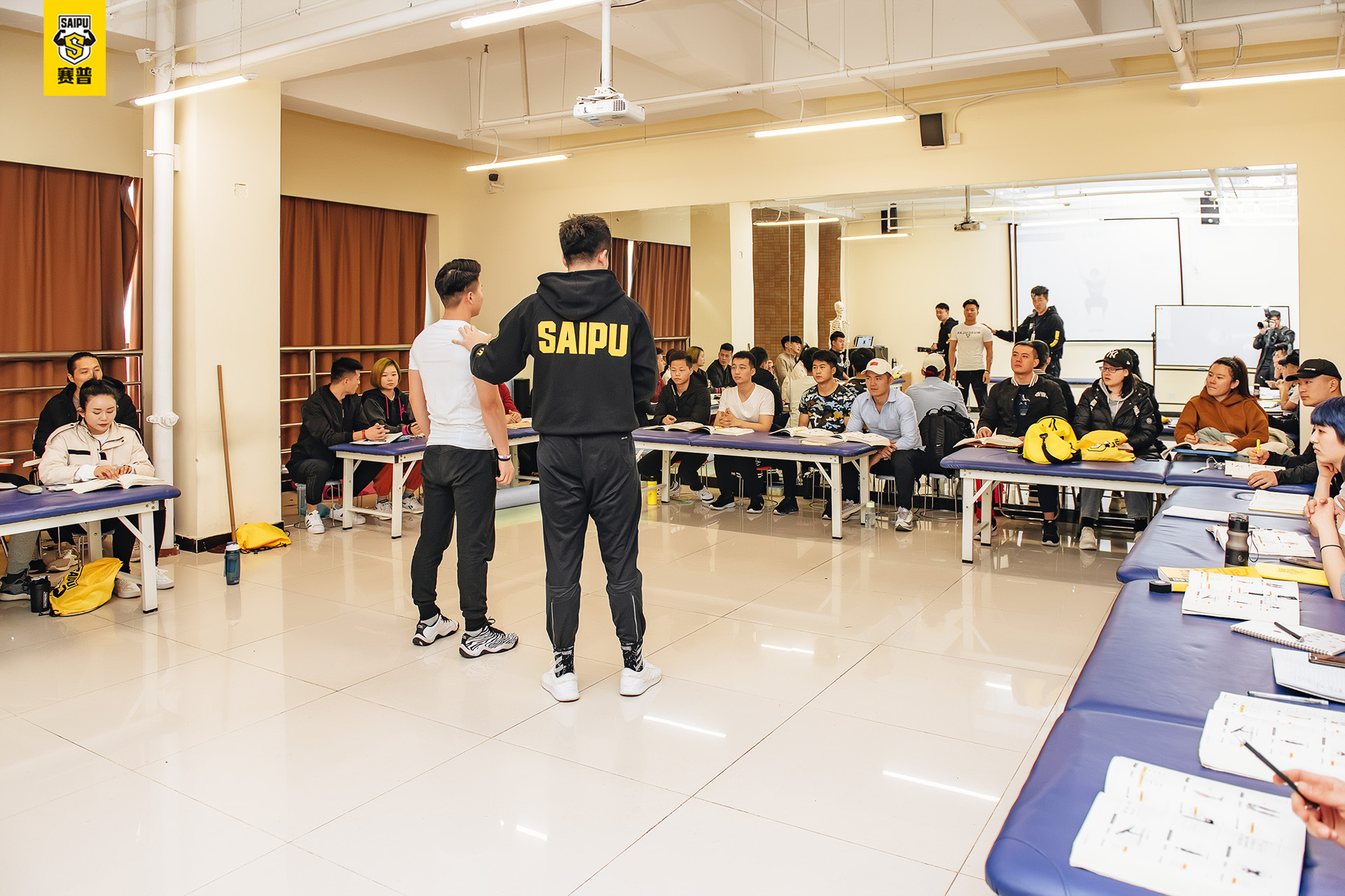 考健身教练资格证需要具备什么条件